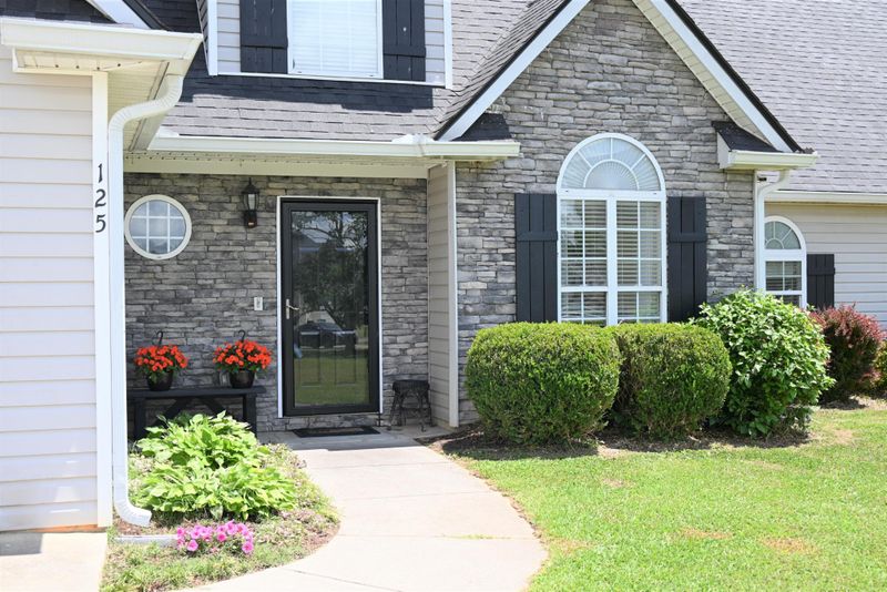 125 Pin Oak Ln #SE, Calhoun, GA 30701
