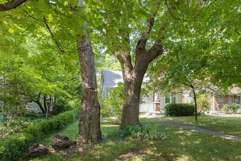 2718 Belcourt Ave, Nashville, TN 37212