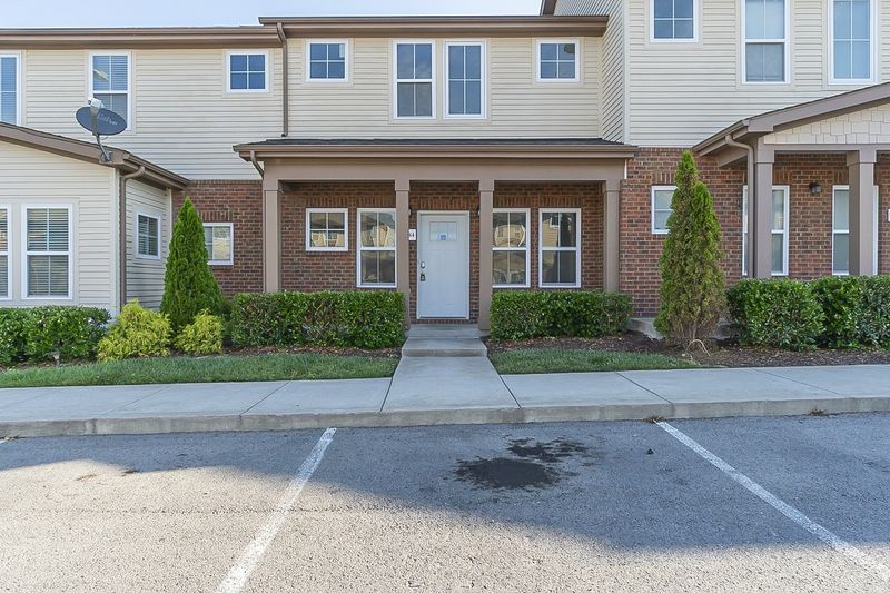 4084 George Buchanan Dr, La Vergne, TN 37086