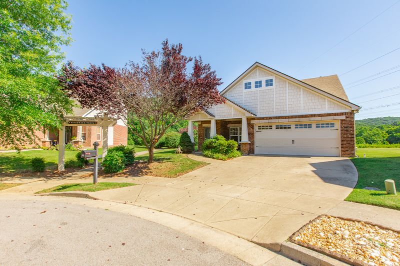 1401 Bending River Dr, Nashville, TN 37221