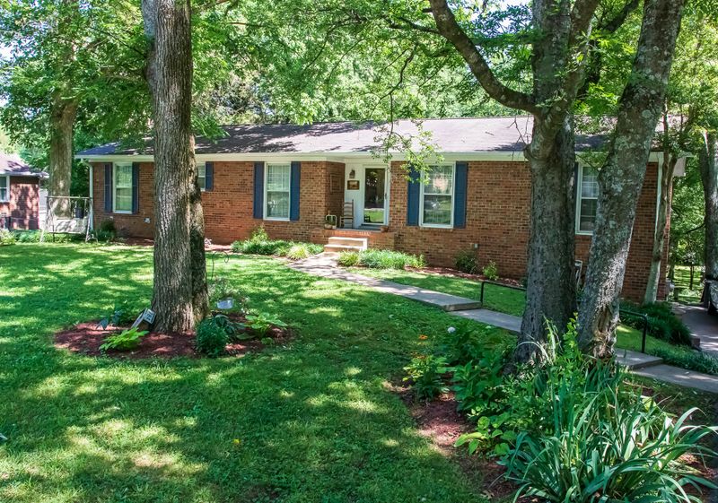 1630 Haynes Dr, Murfreesboro, TN 37129