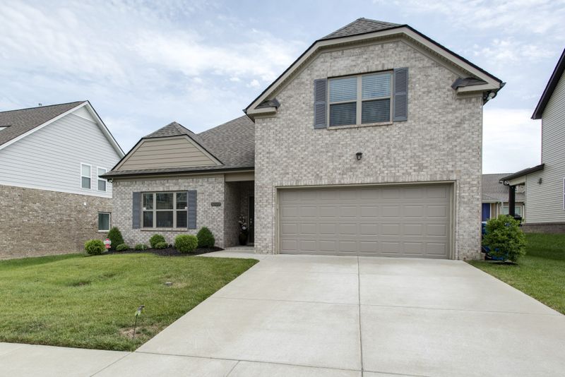 5777 Napa Valley Dr, Smyrna, TN 37167