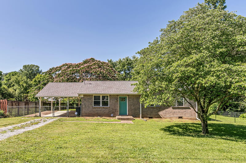 261 Garcia Dr, Pegram, TN 37143