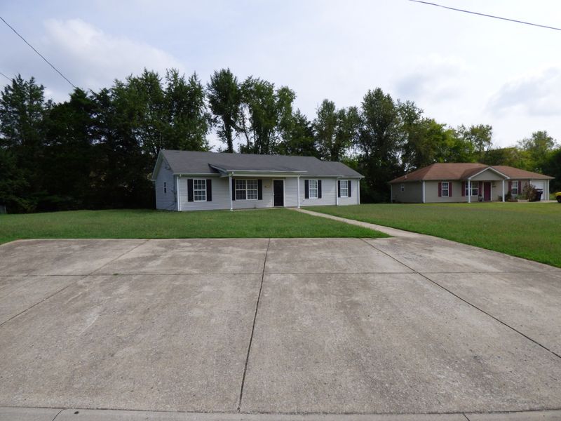 2118 Horncastle Dr, Murfreesboro, TN 37130