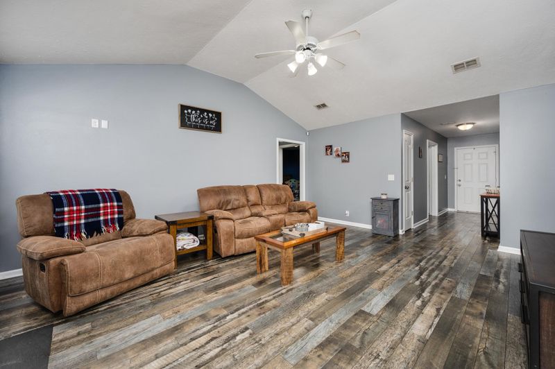 3748 Southbend Dr, Murfreesboro, TN 37128