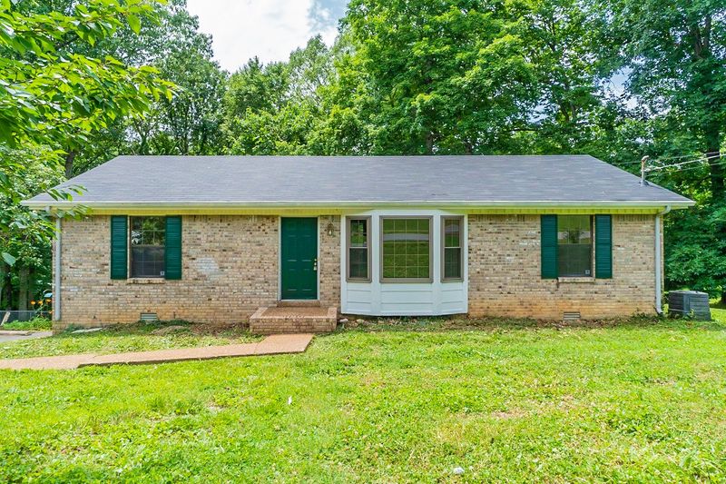 1004 Tyree Ct S, White House, TN 37188