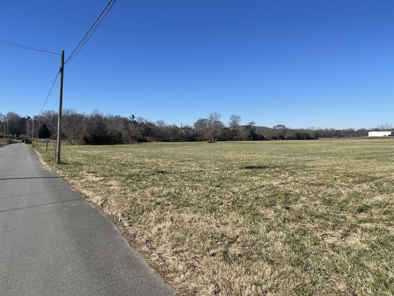2 Neal Rd, Watertown, TN 37184