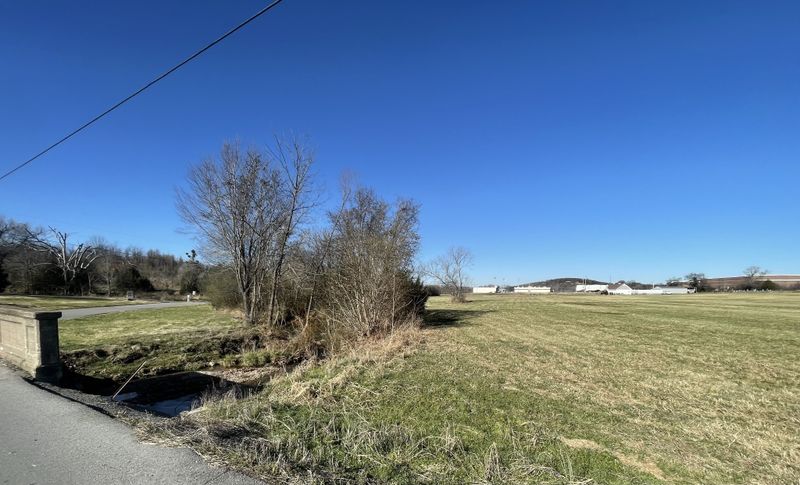 2 Neal Rd, Watertown, TN 37184