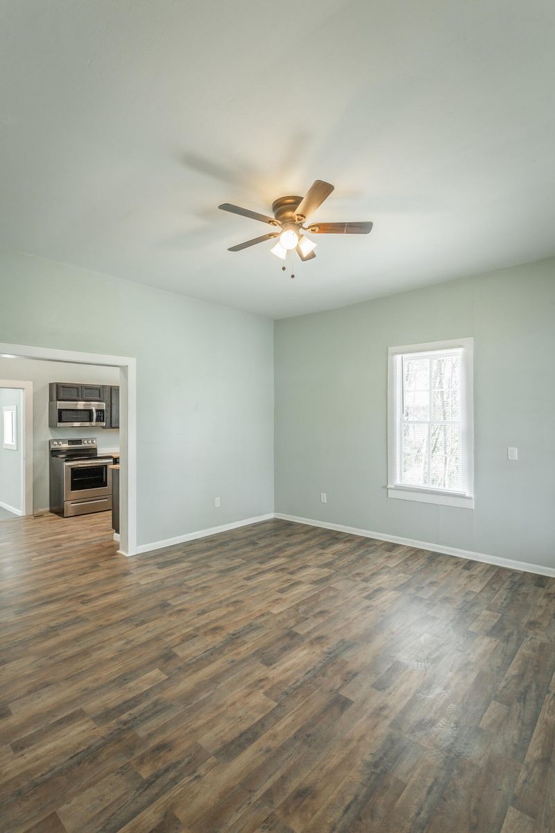 502 E Lake Ave, Rossville, GA 30741