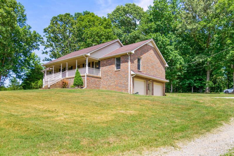 1110 Spradlin Rd, Dickson, TN 37055