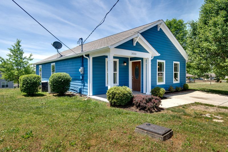 3233 Rainwood Dr, Nashville, TN 37207