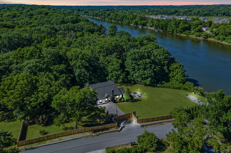 2323 Mcgavock Pike, Nashville, TN 37216