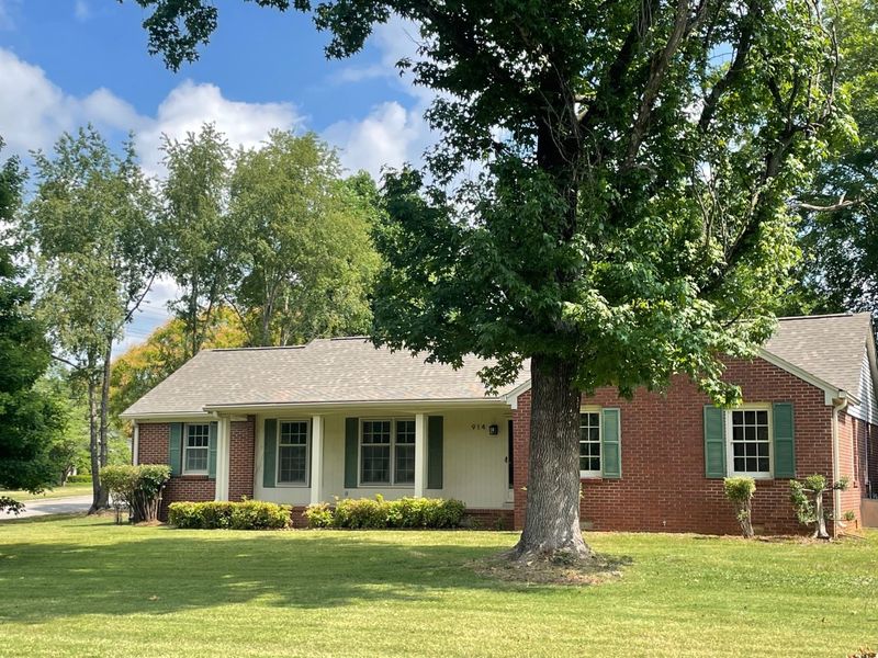 914 Trinity Dr, Murfreesboro, TN 37129