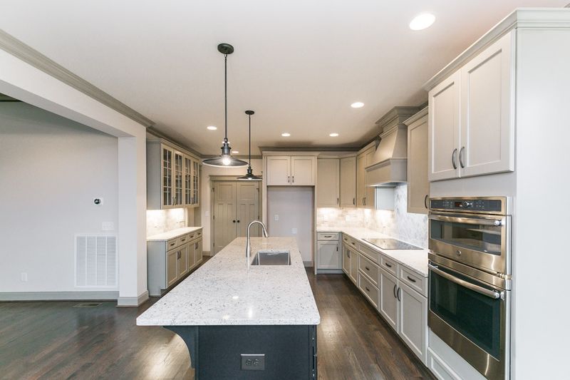 249 Valley Bend Dr, Nashville, TN 37214