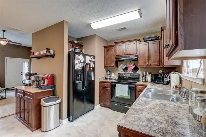 118 Park Meadow Pt, Springfield, TN 37172