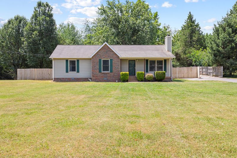 7111 Robinson Dr, Fairview, TN 37062