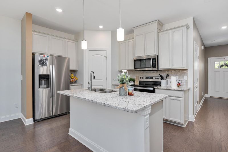1205 W End Station Dr, Lebanon, TN 37087