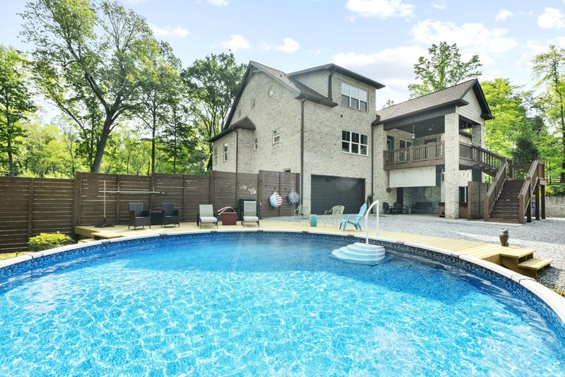 2764 New Hall Rd, Greenbrier, TN 37073