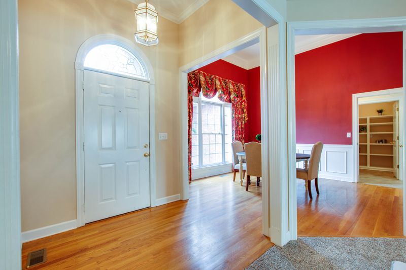 1911 Creekwalk Dr, Murfreesboro, TN 37130