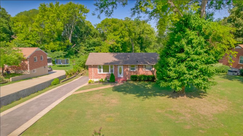 3941 E Ridge Dr, Nashville, TN 37211