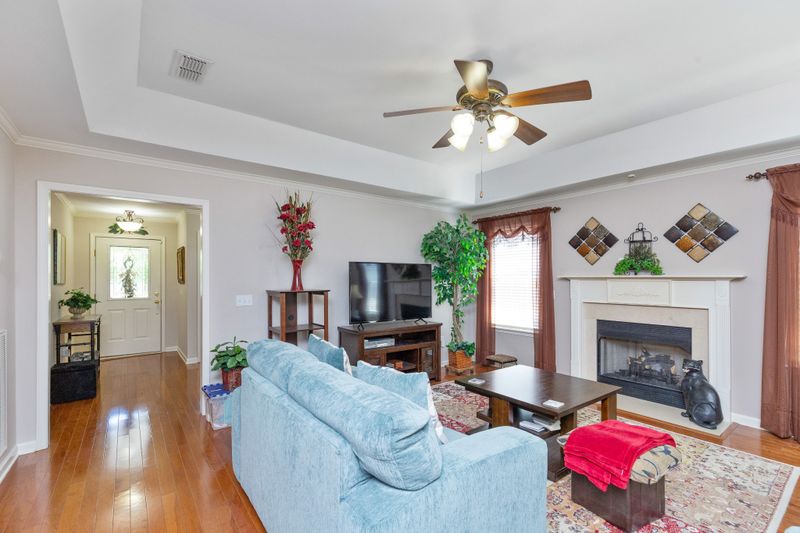511 Village Green Cir, Murfreesboro, TN 37128