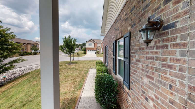 500 Whirlaway Ct, Burns, TN 37029