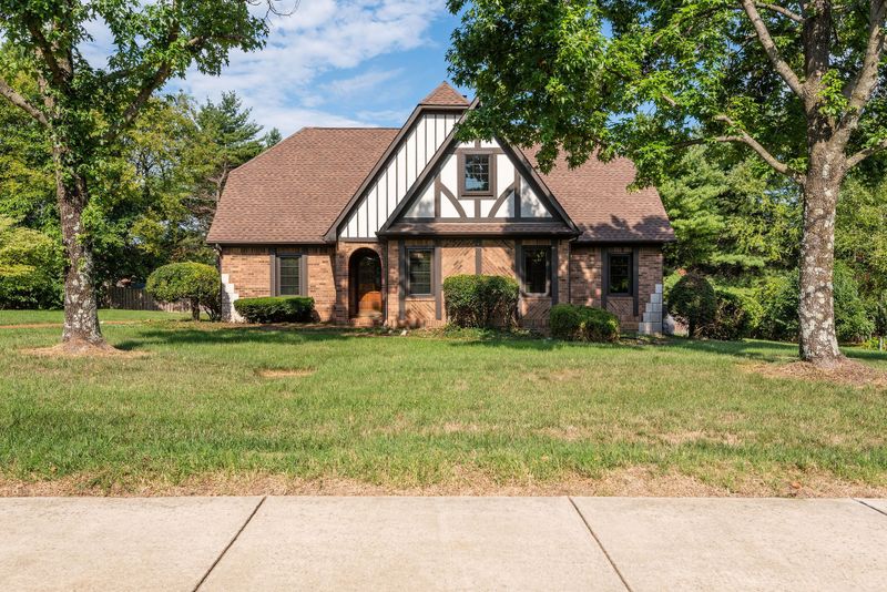 5541 Hill Rd, Brentwood, TN 37027