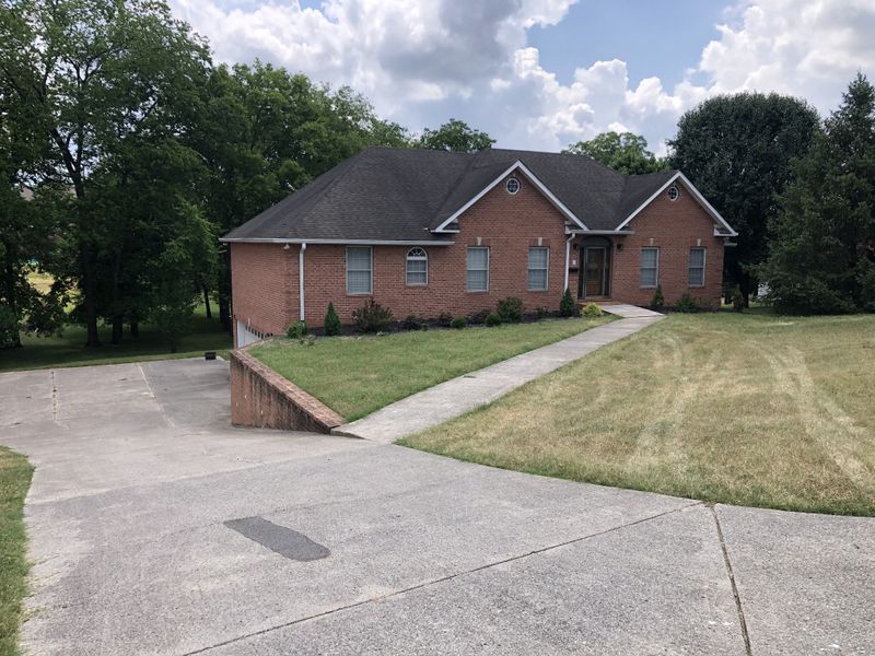 1034 Carriage Hill Dr, Hendersonville, TN 37075