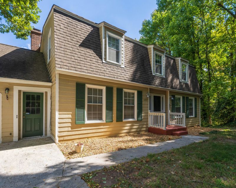 2325 Mount Haven Dr, Dalton, GA 30720