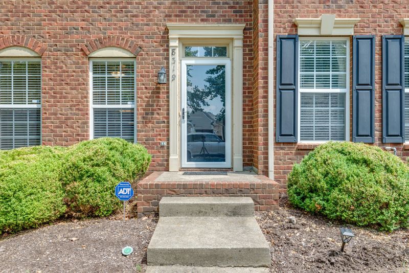 8319 Saint Danasus Dr, Nashville, TN 37211