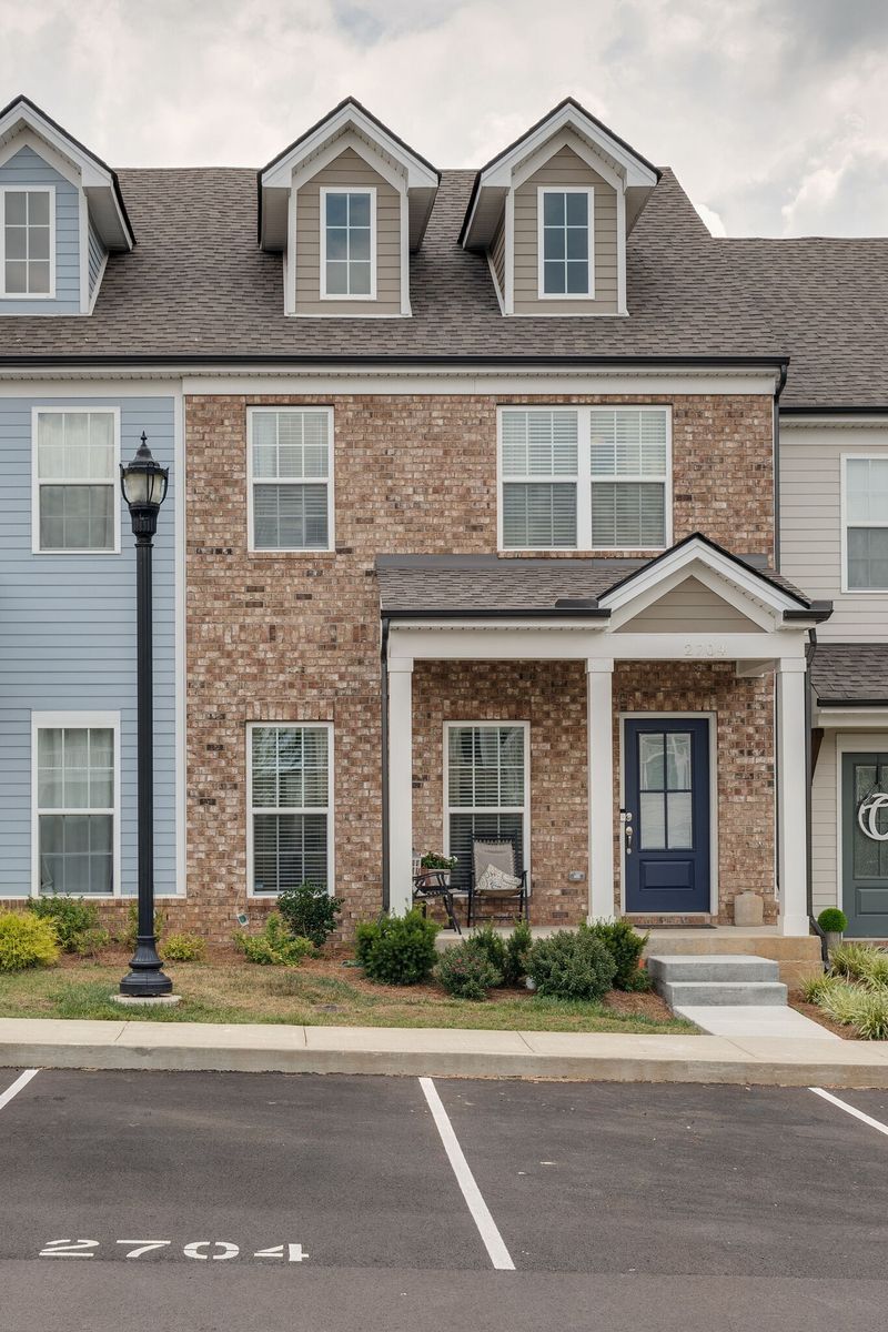 2704 Wind Gap Dr, Columbia, TN 38401