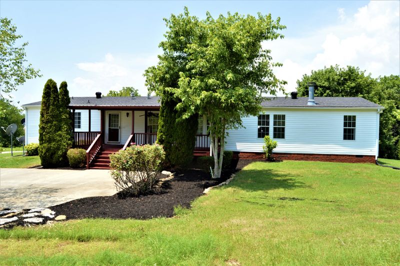 545 E Robertson Rd, Castalian Springs, TN 37031