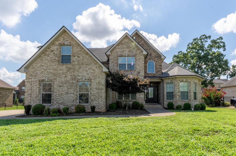 512 Piccadilly Dr, Murfreesboro, TN 37128
