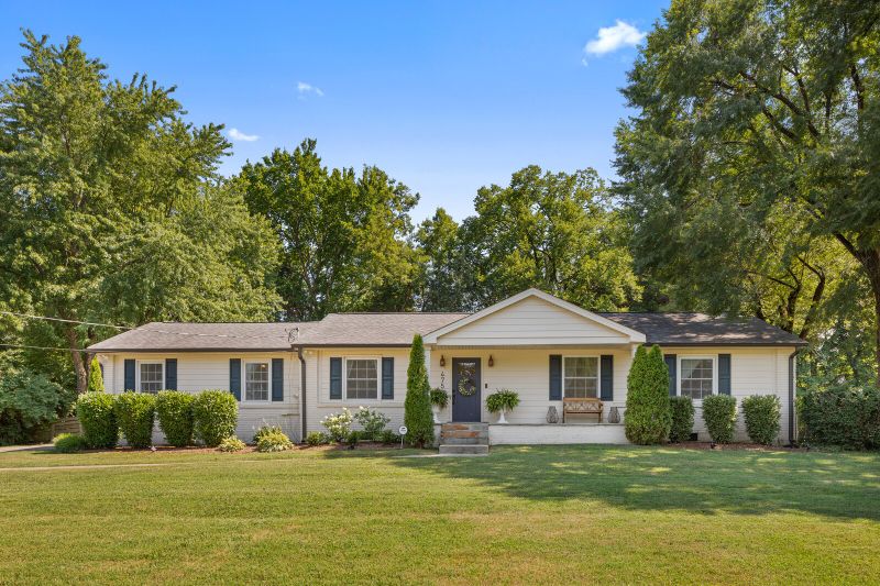 475 Oakley Dr, Nashville, TN 37220