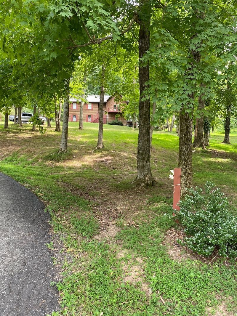 2557 Distillery Rd, Greenbrier, TN 37073