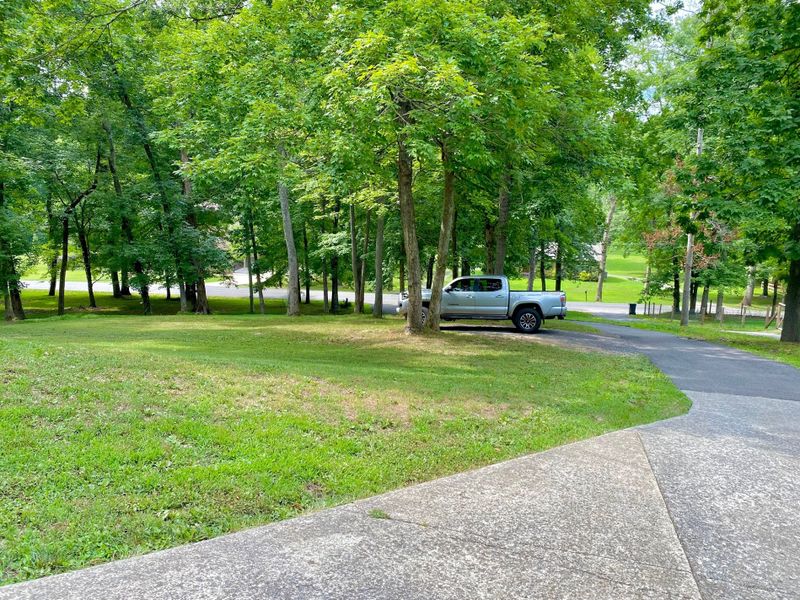 2557 Distillery Rd, Greenbrier, TN 37073