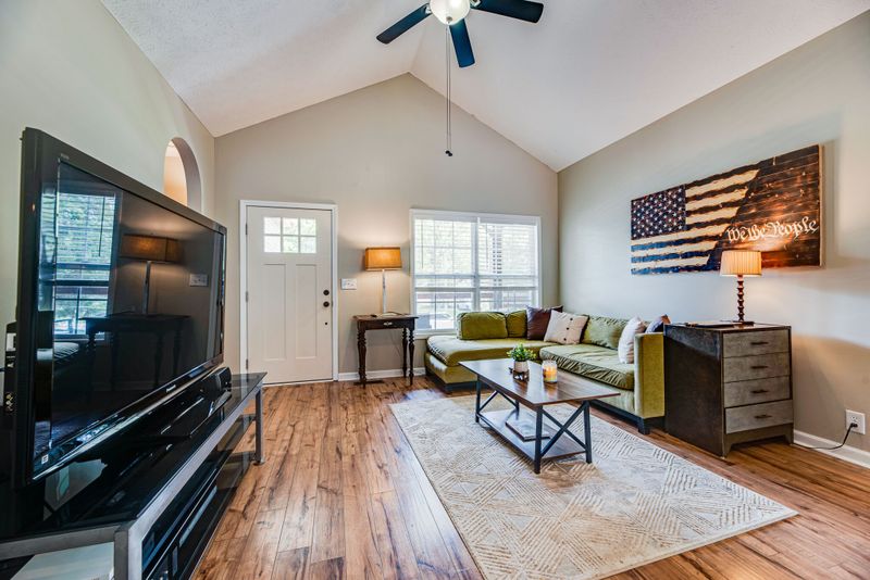 1715 Edgewood Ave, Nashville, TN 37207