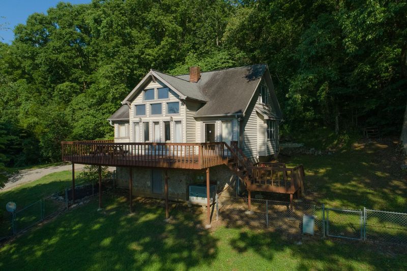 37 Mcclures Bend Ln, Carthage, TN 37030