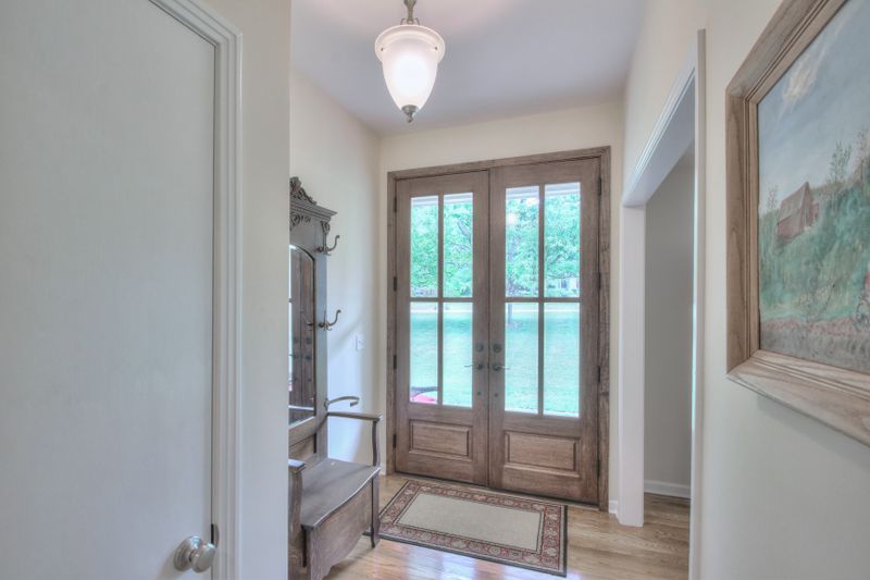 2204 Creekside Ln, Franklin, TN 37064