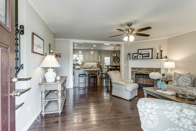 1940 Pennington Dr, Murfreesboro, TN 37129