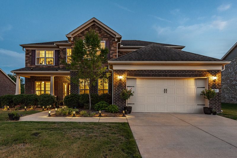 1041 Merrick Rd, Hendersonville, TN 37075