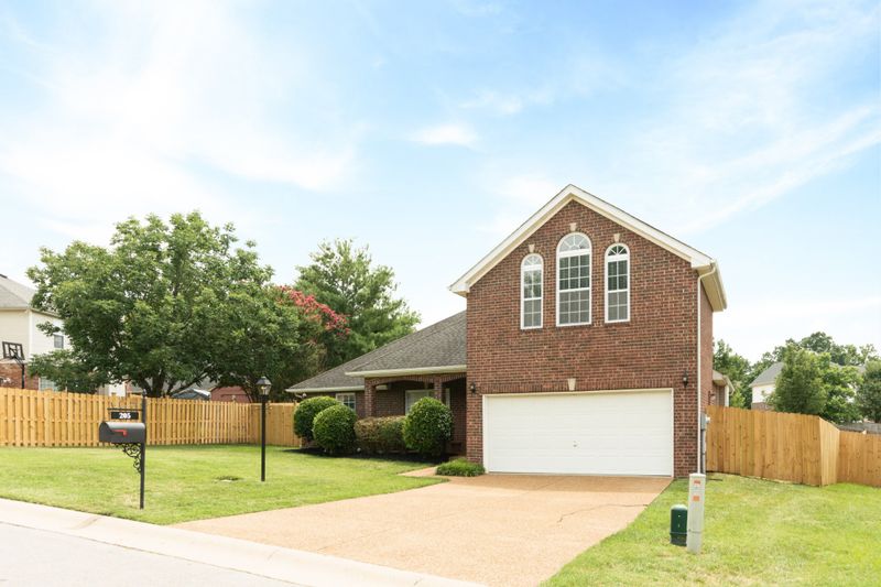 205 Cadey Cv, Hermitage, TN 37076