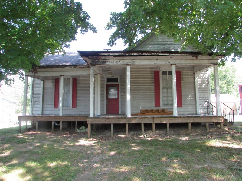 1307 S Main St, Columbia, TN 38401