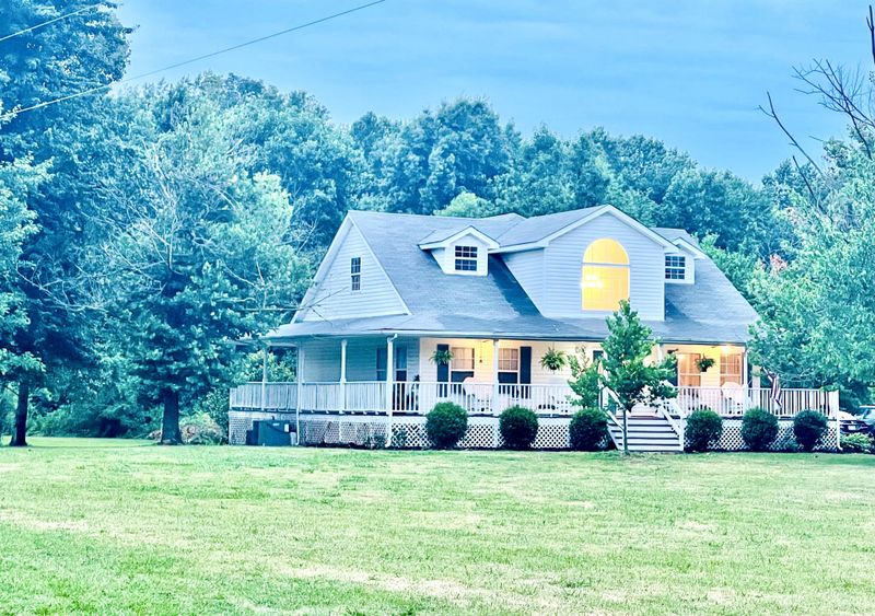 7050 Williams Rd, Cross Plains, TN 37049