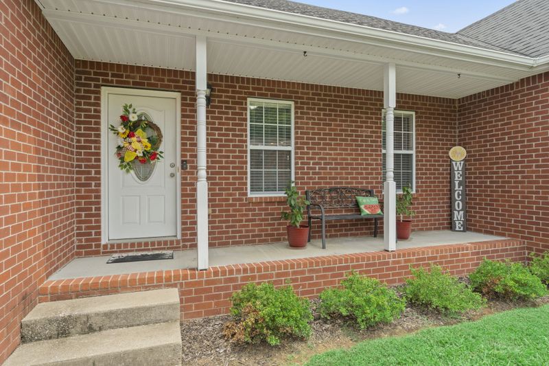 137 Foxrun, Springfield, TN 37172