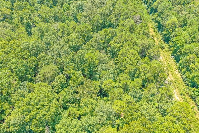 25 Quarles Rd, Rocky Face, GA 30740