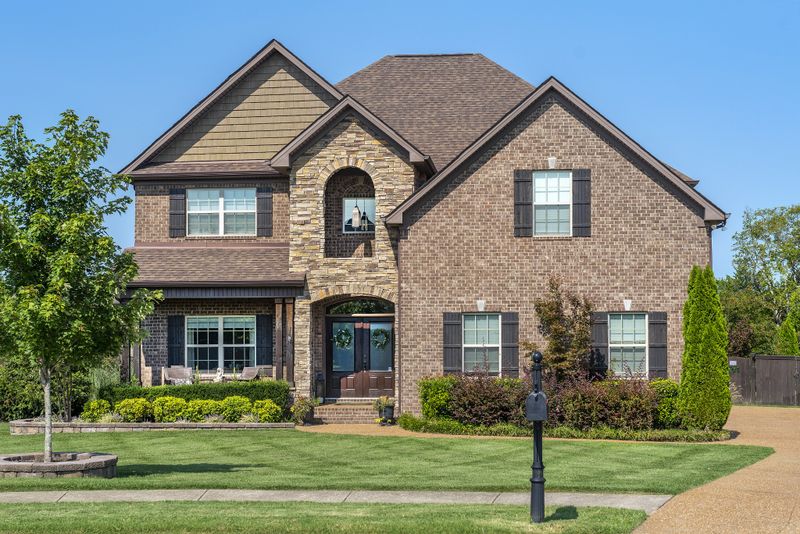 13 Juniper Ln, Lebanon, TN 37087