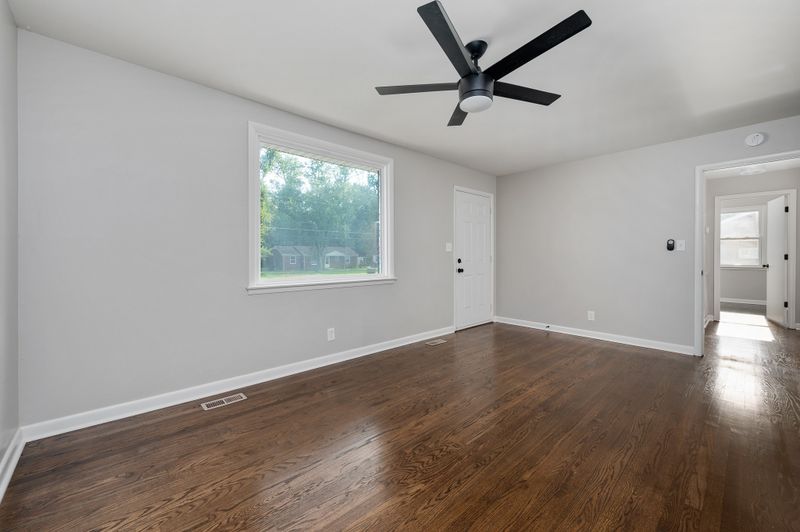 1811 Gardner Dr, Murfreesboro, TN 37130