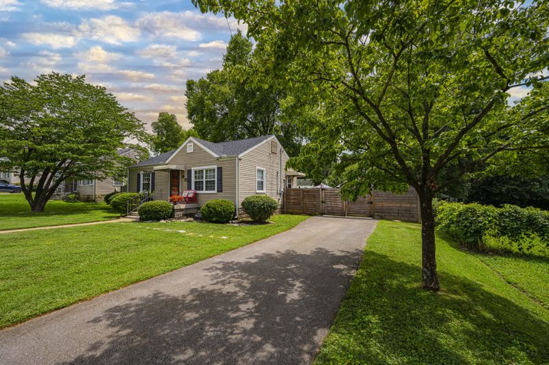 419 W Mcknight Dr, Murfreesboro, TN 37129