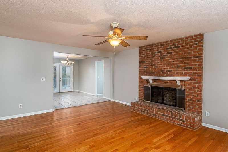 232 Overbrook Dr, Rossville, GA 30741